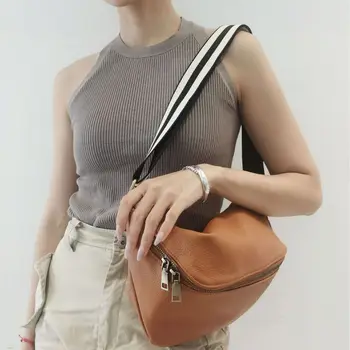 Дамска чанта с регулируема пагон за спорт и фитнес от телешка кожа с наклон за гърдите