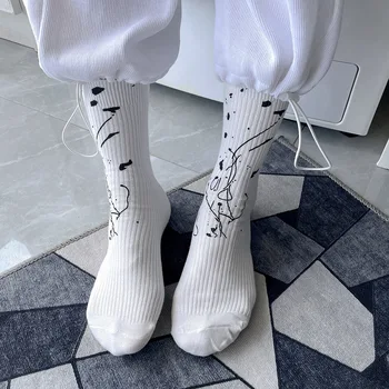 Чорапи Дамски чорапи със средна дължина Ins Пролет / лято Тънки японски мастило с графити в стил хип-хоп, универсални чорапи за двойки