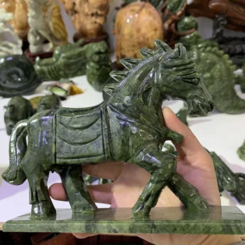 Фигурка на коня от естествен зелен нефрит, фигурка от планински кристал за украса на работния плот