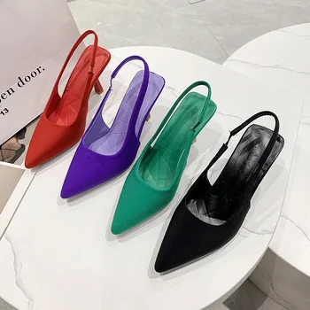 През лятото на 2022 г. Нови дамски сандали със затворени пръсти, тънки зелени обувки на тънък ток, Модни дамски обувки на среден ток с остър пръсти
