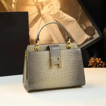 Висококачествена дамска чанта с pattern 