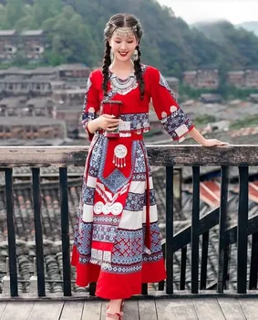 Китайски дрехи Miao Дамски дрехи за възрастни танцови представления на Булчински облекла Miao
